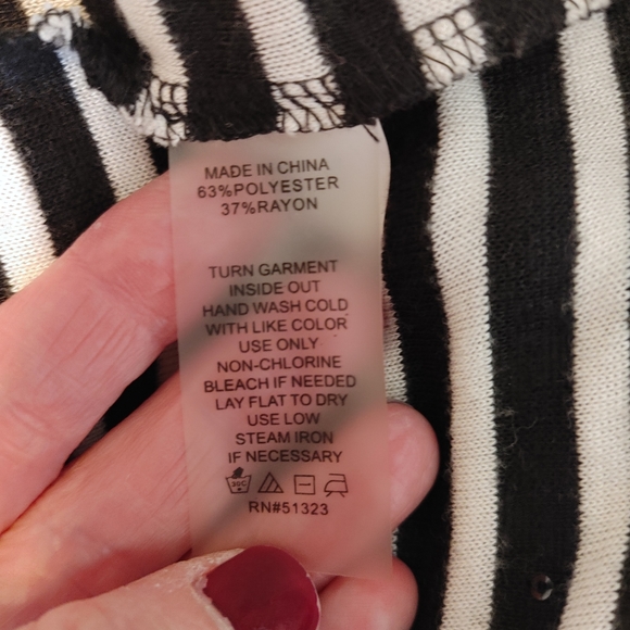 TWO BY VINCE CAMUTO STRIPED SEQUINS SWEATER, BLACK/WHITE XS - Picture 8 of 9